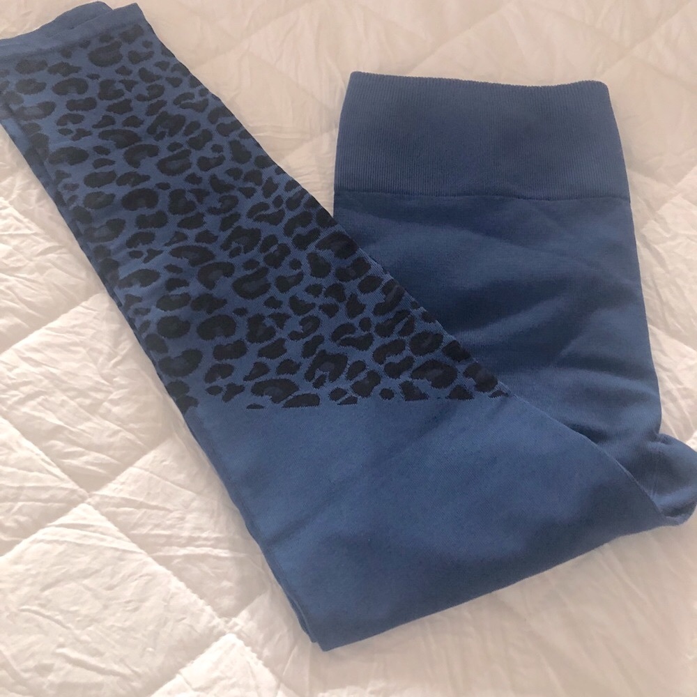 Fabletics blue/print yoga leggings